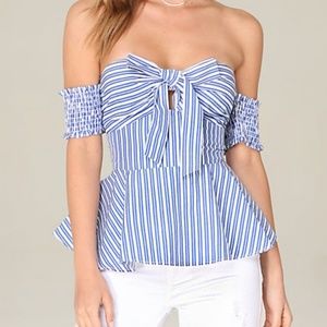 🥤🌼BEBE off shoulder striped peplum top 🥤☀️